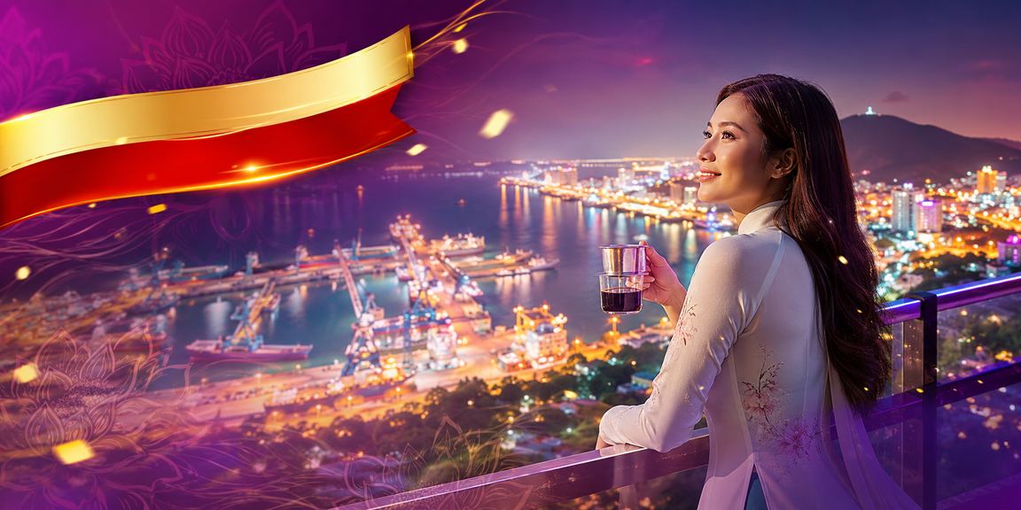 Người dùng tại Vũng Tàu kiểm tra ứng dụng casino và khuyến mãi bên ly cà phê bãi biển